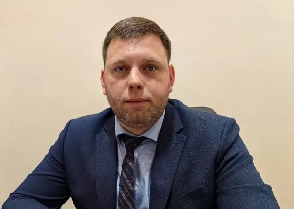 В Красноярске исполняющим обязанности главы города стал вице-мэр Александр Мацак. Такая информация появилась на сайте администрации Алексей Шувалов, которого назначили на должность и.о. главы города в июне 2025 года, находится в отпуске до 15 августа. Напомним, что действующего главу Красноярска Владислава Логинова задержали в начале июня по подозрению в получении взятки в особо крупном размере. : мэрия