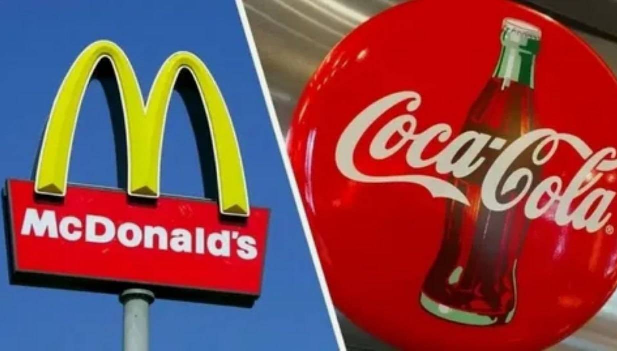 McDonald’s и Coca-Cola не вернутся в Россию, — Business Insider. Обе компании уведомили украинскую правозащитную коалицию B4Ukraine о своём решении не возобновлять деятельность в РФ. Это заявление последовало после новостей о регистрации их торговых марок в Роспатенте — она была необходима для защиты интеллектуальной собственности.