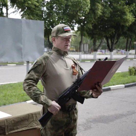 Первый заместитель губернатора Белгородской области Илья Пономарёв принял присягу и подписал контракт на службу в отряде «БАРС-Белгород». В правительстве Пономарёв курировал вопросы экономики. Подписаться на «Пепел»