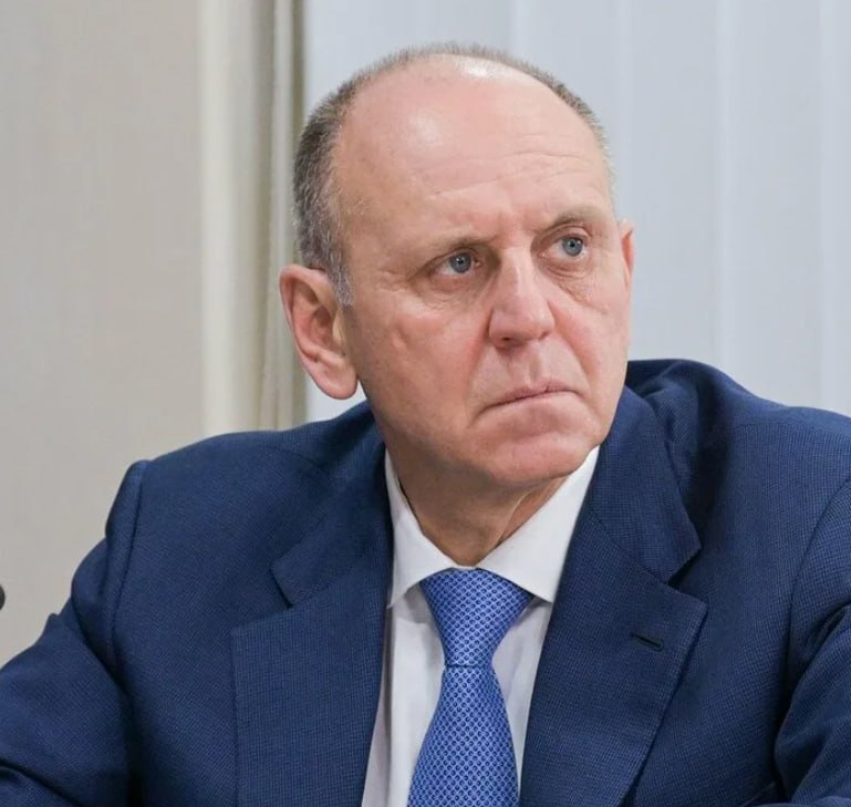 Наука бесценна. Глава Свердловского союза промышленников и предпринимателей Дмитрий Пумпянский не смог стать членом-корреспондентом Российской академии наук. Основатель ТМК и "Синары" был выдвинут Уральским отделением РАН. Он имеет две докторские степени – по экономике и техническим наукам. С 2010 года занимает пост председателя Набсовета Уральского федерального университета. Конкурс в РАН — девять человек на место, но кандидатура Пумпянского не прошла первый этап отбора. ™ Нержавейка