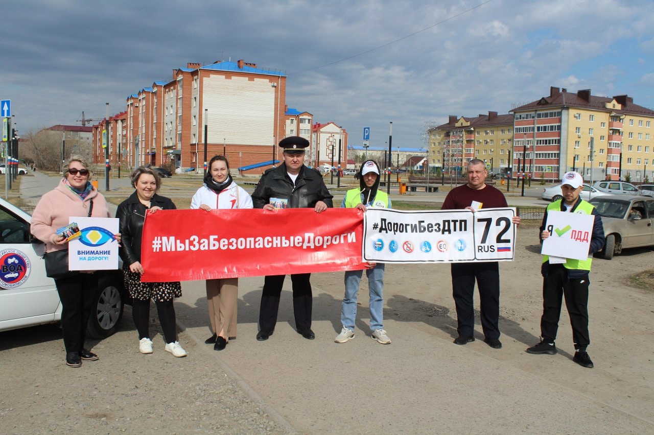 В Тюменской области в этом году снизилось количество ДТП по вине водителей легкового, грузового транспорта и автобусов, зато зафиксировано больше ДТП с участием мотоциклистов. «По вине водителей в регионе произошло 595 ДТП, это 90% от всех дорожных аварий, погибли 47 человек, 812 человек получили ранения, - сказал начальник Управления Госавтоинспекции Тюменской области Андрей Миллер, - Есть положительные тенденции значительного снижения аварийности по вине водителей в состоянии опьянения, совершивших ДТП из-за выезда на встречную полосу, а число ДТП из-за нарушения водителями правил проезда пешеходных переходов снизилось на четверть», - отметил Андрей Миллер. Сотрудники Госавтоинспекции проводят с водителями разъяснительную работу, кроме того в регионе проводятся целевые профилактические мероприятия: «Нетрезвый водитель», «Сплошные проверки» водителей на трезвость, «Встречная полоса», «Пешеходный переход». Все мероприятия планируются с учетом анализа аварийности на дорогах Тюменской области, в том числе учитываются время и место совершения ДТП, что позволяет предупредить возможные риски и уменьшить число погибших и раненых на дорогах.
