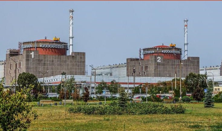 В Запорожской АЭС опровергли фейк о повышении радиационного фона  Прежде ряд пабликов и каналов сообщал о радиационной угрозе вблизи станции.  «Радиационный фон в районе расположения Запорожской атомной электростанции  ЗАЭС  и на прилегающих территориях находится в пределах естественной, природной нормы», — сообщили в организации.  Уровень гамма-излучения не превышает 0,011 мкЗв/час, при максимально допустимой норме для человека в 0,2 мкЗв/час. В пресс-службе организации призвали доверять только официальным источникам.     Новое.Медиа в Запорожье
