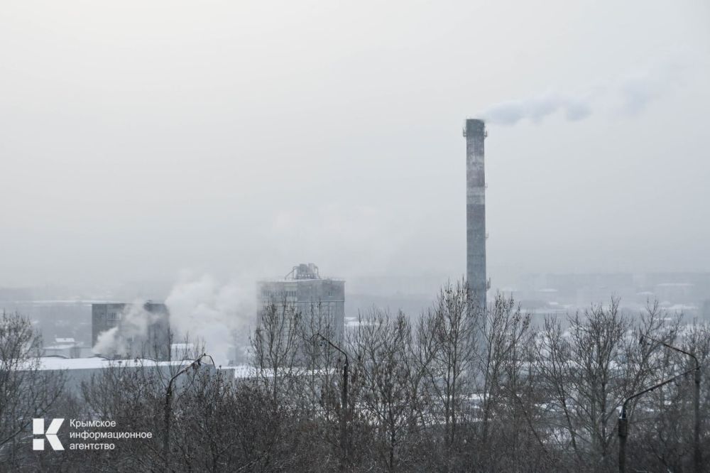 В пяти городах Крыма обнаружено загрязнение воздуха ⁠ По результатам мониторинга за январь в Крыму выявлено повышенное содержание некоторых показателей загрязнения атмосферного воздуха.  Станционные посты, которые измеряли степень загрязнённости, расположены в Армянске, Керчи, Красноперекопске, Севастополе, Симферополе и Ялте. В городах измерялись концентрации взвешенных веществ, диоксида серы, оксида углерода, диоксида азота, формальдегида и ряда других загрязняющих веществ.  «За последний месяц наблюдений  самый чистый воздух оказался в Керчи. В Армянске специалисты обнаружили загрязнение атмосферного воздуха по четырём показателям: диоксиду азота, фтористому водороду, формальдегиду, оксиду углерода.  Везде было обнаружено повышенное содержание вышеуказанных веществ», — рассказ...  Подробнее>>>