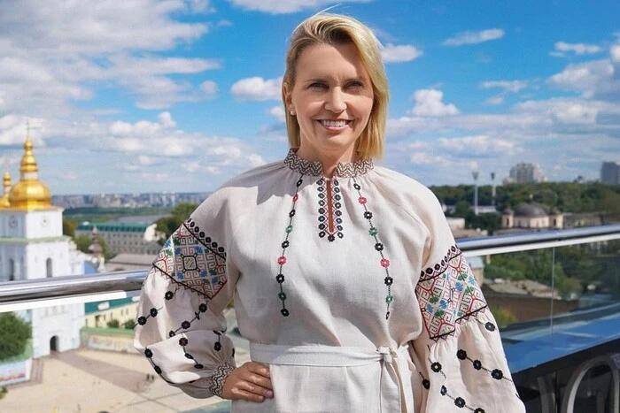 Бывшая посол США в Украине Бриджит Бринк заявила, что ушла в отставку из-за политики администрации Трампа, которая, по её словам, заключалась в давлении на Украину, а не на страну-агрессора - РФ В колонке для Detroit Free Press она объяснила, что больше не могла добросовестно представлять такую политику и сочла своим долгом покинуть пост после почти 30 лет дипломатической службы. Бринк подчеркнула, что настоящие интересы США можно защитить только путём поддержки демократий и противостояния автократиям. Она заявила, что "мир любой ценой - это не мир, а умиротворение", которое лишь ведёт к новым войнам и страданиям. Россия, по её словам, представляет собой "чистое зло", а масштаб насилия, совершаемого ею в Европе, не имеет аналогов со времён Второй мировой войны. Она также предостерегла, что в случае успеха путин не остановится на Украине, а Китай подорвёт глобальную безопасность, особенно в Азии. Подписаться