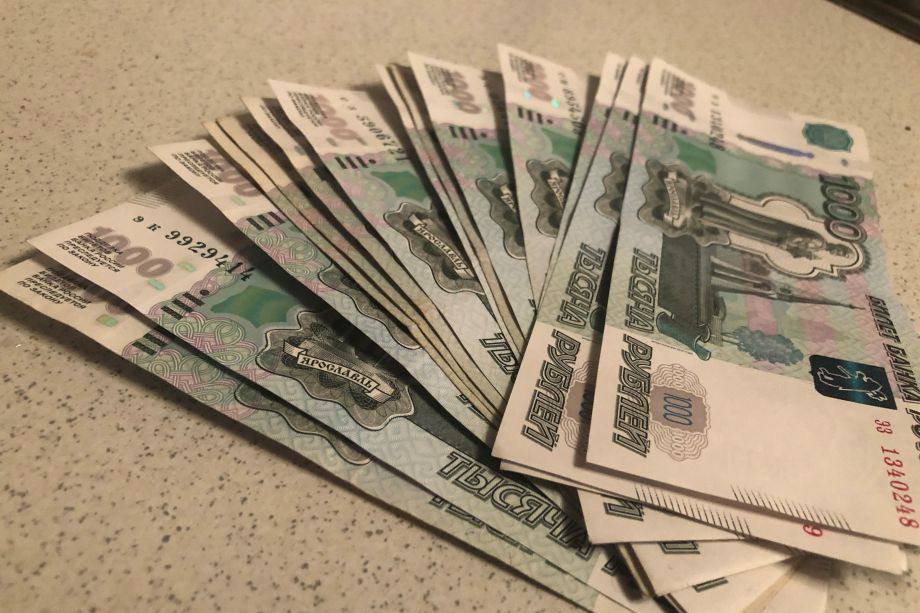 40 владивостокцев не готовы снижать зарплатные ожидания 40 опрошенных владивостокцев не готовы снижать свои зарплатные ожидания если предложение работодателя окажется ниже заявленного уровня Так почти половина жителей славного приморского города держит планку без компромиссов В то же время 22 респондентов готовы пойти на компромисс и снизить требования максимум на 5 столько же готово на понижение до 10 В сумме это означает что большинство жителей 62 либо отказываются от уступок совсем либо идут на минимальное снижение запросов В среднем участники опроса готовы снизить ожидания примерно на 9 5 по рынку труда   Подробнее читайте на сайте PRIMPRESS в MAX ДЗЕН ЧАТ БОТ