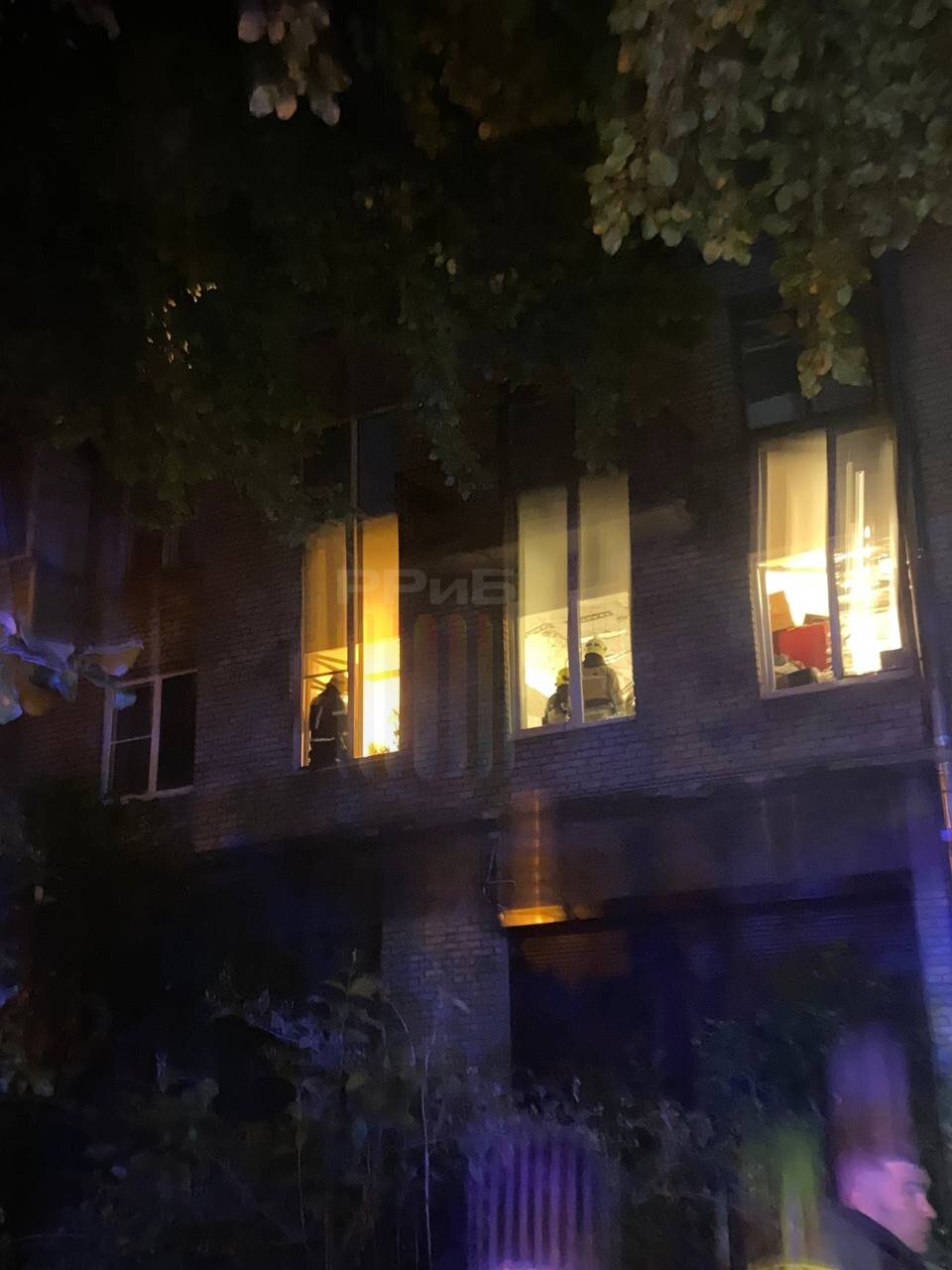 Надувной матрац взорвался в питерской квартире и выбил окна в доме. Ночью жильцы квартиры готовили дополнительное спальное место — накачивали насосом лежак. Внезапно произошёл взрыв, разбудивший всех жильцов.  Ударная волна была настолько сильной, что стёкла и решётки вынесло даже у соседей. Разгребать последствия прибыли спасатели — обошлось без пострадавших.