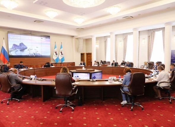 В Иркутской области обсудили развитие проекта "Волшебный Байкал" На совещании определили приоритетные инфраструктурные задачи Читать подробнее на сайте...