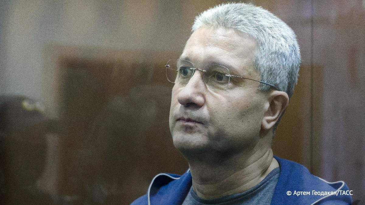 СК готовится предъявить новое обвинение бывшему замминистра обороны Тимуру Иванову еще по двум статьям УК РФ – ТАСС. Мосгорсуд до 23 октября продлил ему срок ареста. Первый Севастопольский YouTube