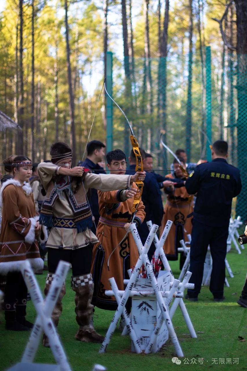 В деревне Синьшэн встретились эвенки Амурской области и орочоны Китая.  Вместе они провели этнический фестиваль. Гости праздника смогли познакомиться с условиями жизни орочонов, традиционными ремеслами и принять участие в различных интересностях.    Жаль, нас там не было!    — только правдивые приграничные новости