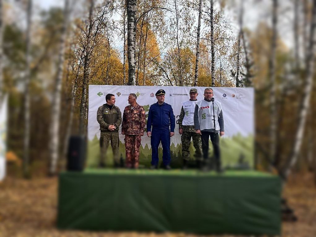 Заместителем Нижегородского межрайонного природоохранного прокурора Смуровым С Н принято участие в акции Сохраним лес организованной в рамках реализации национального проекта Экологическое благополучие В посадке деревьев на территории Шатковского районного лесничества приняли участие должностные лица Правительства Нижегородской области депутаты Законодательного Собрания Нижегородской области представители школьных лесничеств общественных организаций и волонтеры Целью мероприятия является привлечение внимание общественности к теме бережного отношения к природным ресурсам а также компенсирование последствий лесных пожаров