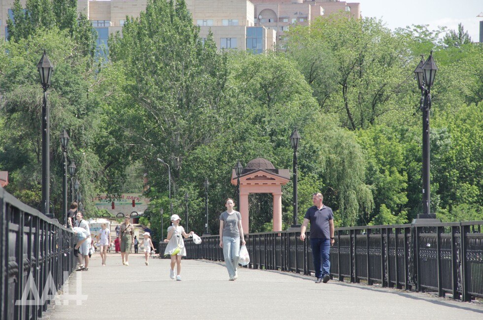 Ветер почти ураганный, жара — почти экстремальная. Что готовит Республике погода 11 июля в ДНР прогнозируются ветер с порывами до 17 м/с, а в выходные сохранятся «теплые» +40, сообщили в республиканском МЧС. Читать полностью Подписаться