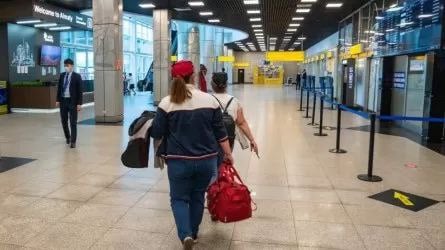 Через три недели, с 30 июня, в России вводят новые правила въезда в страну для иностранцев При этом для пересечения границы потребуется специальный QR-код, который нужно предъявить на пункте пропуска. Новые правила въезда коснутся граждан Казахстана, Азербайджана, Армении, Кыргызстана, Таджикистана, Узбекистана и других государств, с которыми Россия заключила соглашения о безвизовом режиме. Подробнее читайте в материале inbusiness.kz. /atamekenbusiness