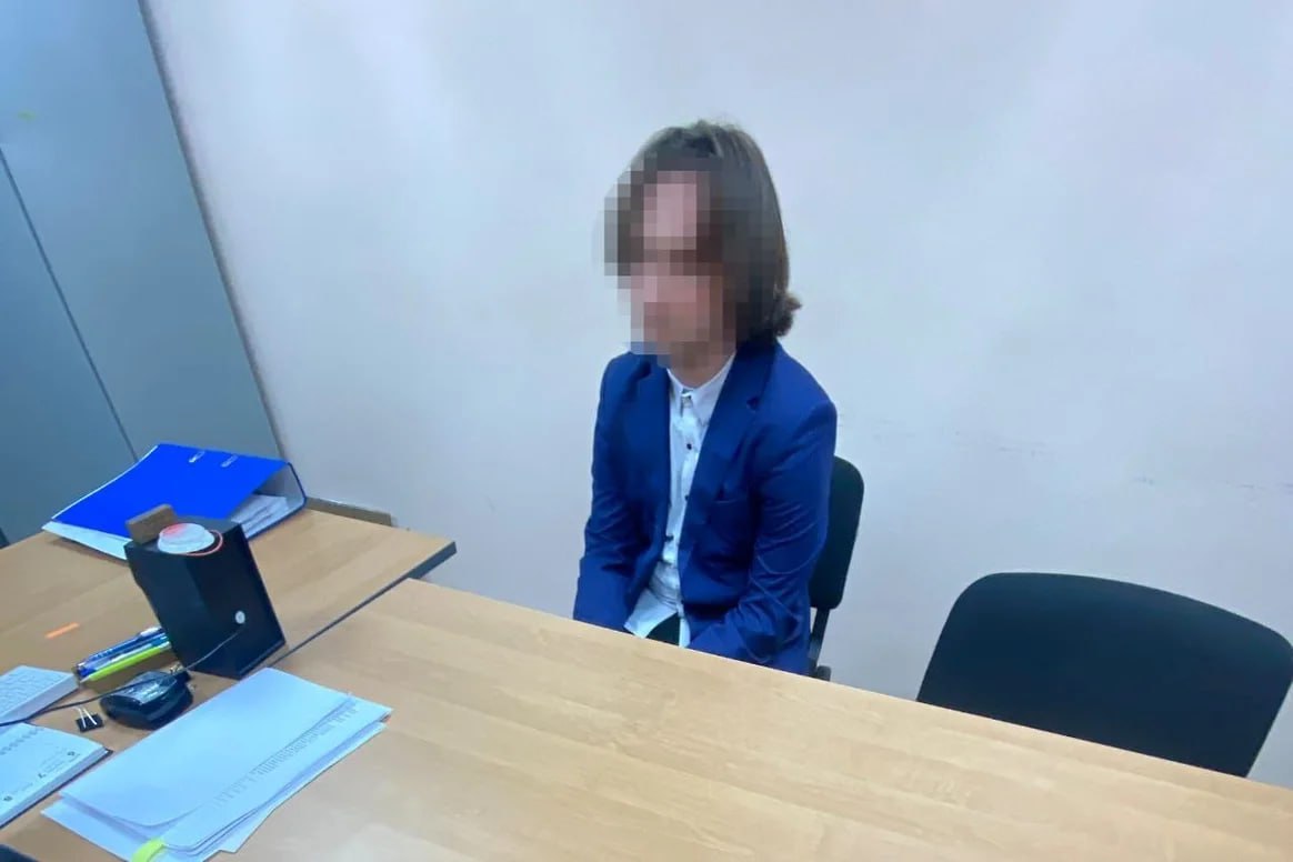 Суд на Камчатке арестовал 18 летнего жителя региона которого подозревают в публичном оправдании терроризма сообщили Ъ в пресс службе УФСБ России по Камчатскому краю Ему грозит до семи лет лишения свободы По данным УФСБ студент стал участником русофобских каналов в Telegram где опубликовал сообщения в которых одобрял деятельность украинской националистической военизированной организации признанной террористической и запрещенной на территории РФ пресс служба УФСБ России по Камчатскому краю Подписывайтесь на Ъ Оставляйте бусты