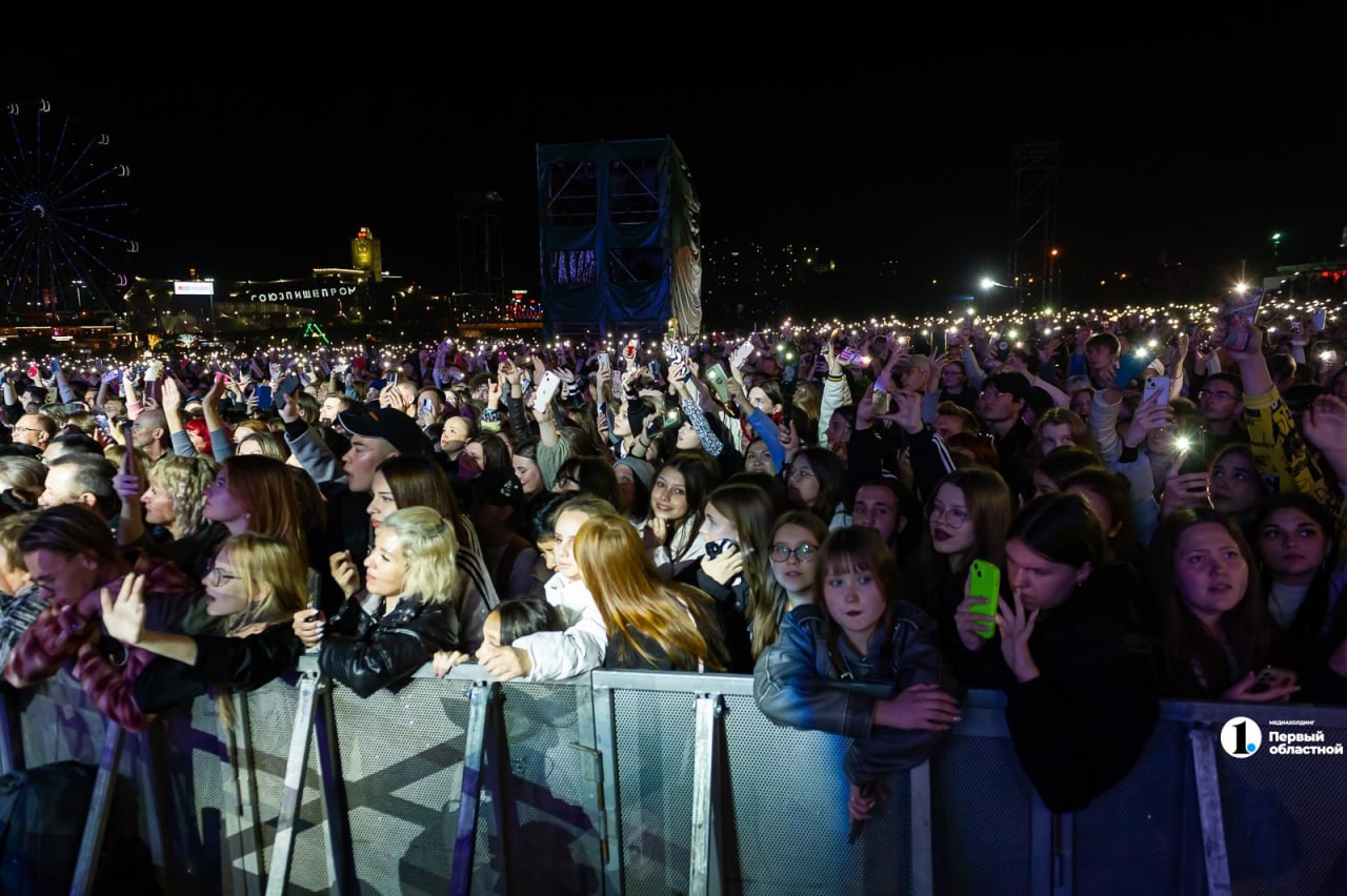 VK Fest в Челябинске пройдет на площадке у Торгового центра Областная столица встретит фестиваль 14 июня. Челябинск станет первым городом, который примет масштабный тур VK Fest по пяти городам России. На сцене выступят Баста, «Три дня дождя», «Комната культуры», Mary Gu, Ольга Бузова, Юлия Савичева и TGK. Инфлюенсеры и ведущие пока неизвестны, а кого бы вы хотели видеть? / Прислать новость