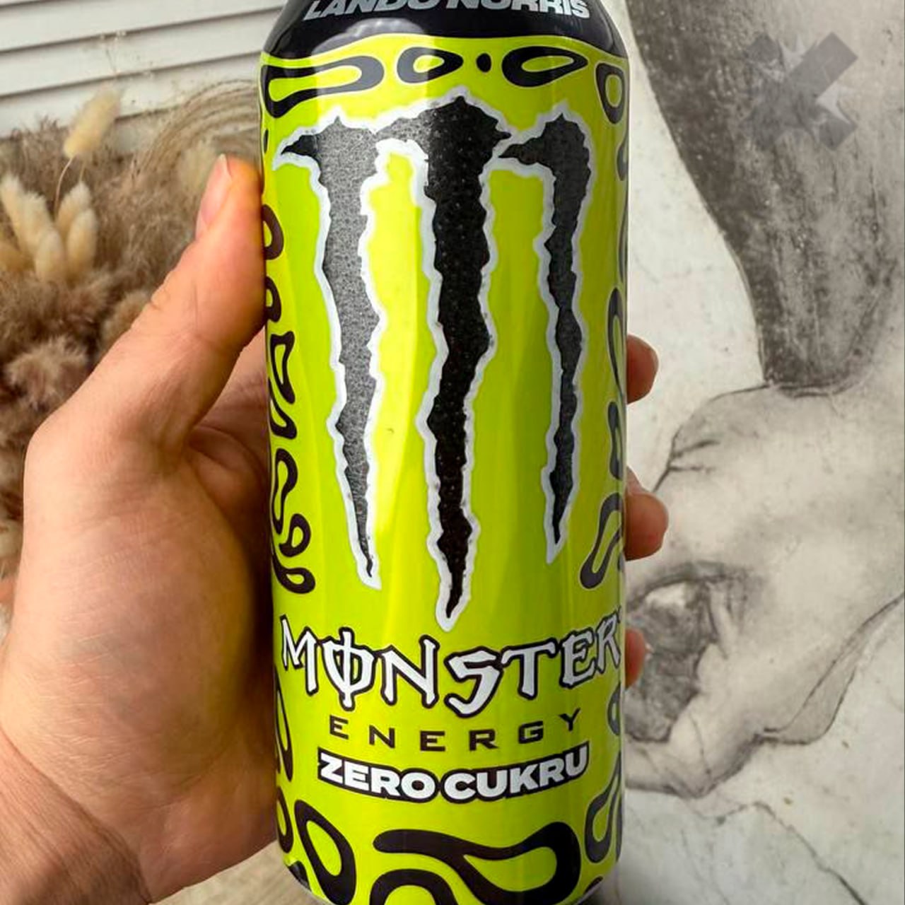Monster с дыней выходит в России Новая версия энергетика скоро появится в несетевых магазинах и на маркетплейсах Любители повышенного пульса и дыни ваш час настал   о о очень хочу попробовать энергетики вредные не моя тема НЕ МОРГЕНШТЕРН