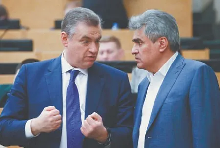Новые люди взлетели в государственном телеэфире Центр исследований политической культуры России ЦИПКР в очередном мониторинге выяснил что буквально за неделю в государственном телеэфире вдруг обвалилась ЛДПР и взлетели Новые люди ЦИПКР показал их рост на 642 а также подтвердил что буквально с нуля подросла и СР Телеприсутствие же ЛДПР сократилось на 85 а КПРФ на 67 Кстати ЛДПР в соцсетях выглядит получше хотя эффект от празднования нынешних этапов года Жириновского видимо исчерпан констатирует ЦИПКР Эсэры и Новые люди в соцсетях как не были чемпионами так ими и не стали их показатели тоже снизились на величину сопоставимую с другими партиями но у них и позиции были не самые значительные Подробности в Независимой газете До выборов 150 суток Подписаться на канал Прислать нам новость