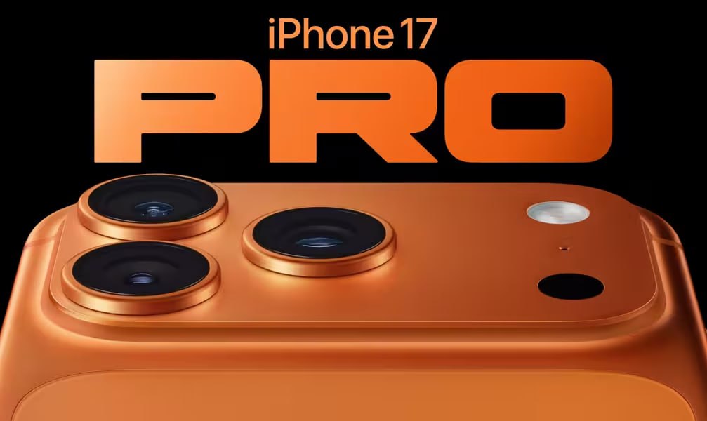Вчера стартовали официальные продажи iPhone Air iPhone 17 iPhone 17 Pro и iPhone 17 Pro Max и вот в Сети уже появился первый видеоролик с разборкой iPhone 17 Pro Видео опубликовано на канале REWA Technology Интересно что разборка начинается с экрана Затем снимается защитная пластина к которой прикреплен аккумулятор К материнской плате прикреплено множество разъемов поэтому снимать ее нужно осторожно Модуль на котором расположены все задние камеры в iPhone 17 Pro телефоне заметно больше по сравнению с предшественником Массив фронтальных камер также имеет более крупные датчики Сама материнская плата меньше с более плотно расположенными компонентами Apple использовала в конструкции iPhone 17 Pro больше винтов по сравнению с предыдущими iPhone Винтов больше а клея меньше и в целом это упрощает ремонт Аккумулятор также имеет простую систему извлечения