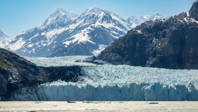 В США пропал пассажирский самолёт с 10 людьми на борту  Самолёт Bering Air с 9 пассажирами и пилотом исчез во время рейса из Уналаклит в Ном. Власти Аляски ведут поисковые работы, проверяя последние координаты. Аварии с маленькими самолётами в Аляске часто происходят из-за гористой местности и сложных погодных условий.