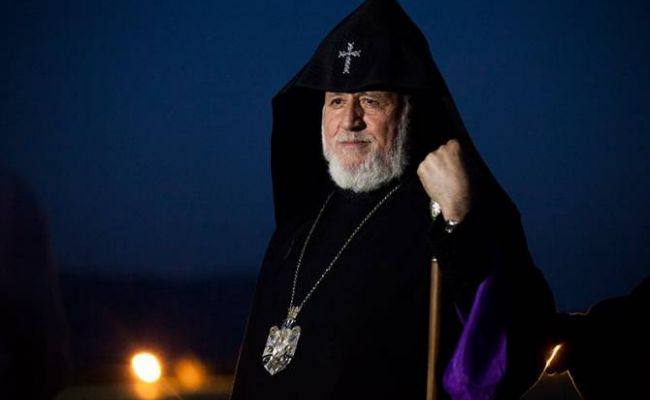 Ара Абрамян поздравил Верховного Патриарха и Католикоса всех армян Гарегина II с днем рождения Глава САР подчеркнул что служение Его Святейшества ознаменовано сохранением духовных традиций и христианских ценностей беспрецедентным размахом усилий по сохранению имеющихся и возведению новых храмов Выразив свою безусловную поддержку ААЦ и Патриарху перед лицом серьезнейших вызовов и угроз Абрамян пожелал Гарегину II крепости духа и долгих лет первосвятительского служения во благо Армянской Апостольской Святой Церкви и армянского народа IG FB VK RuTube YouTube Сайт sarmoscow