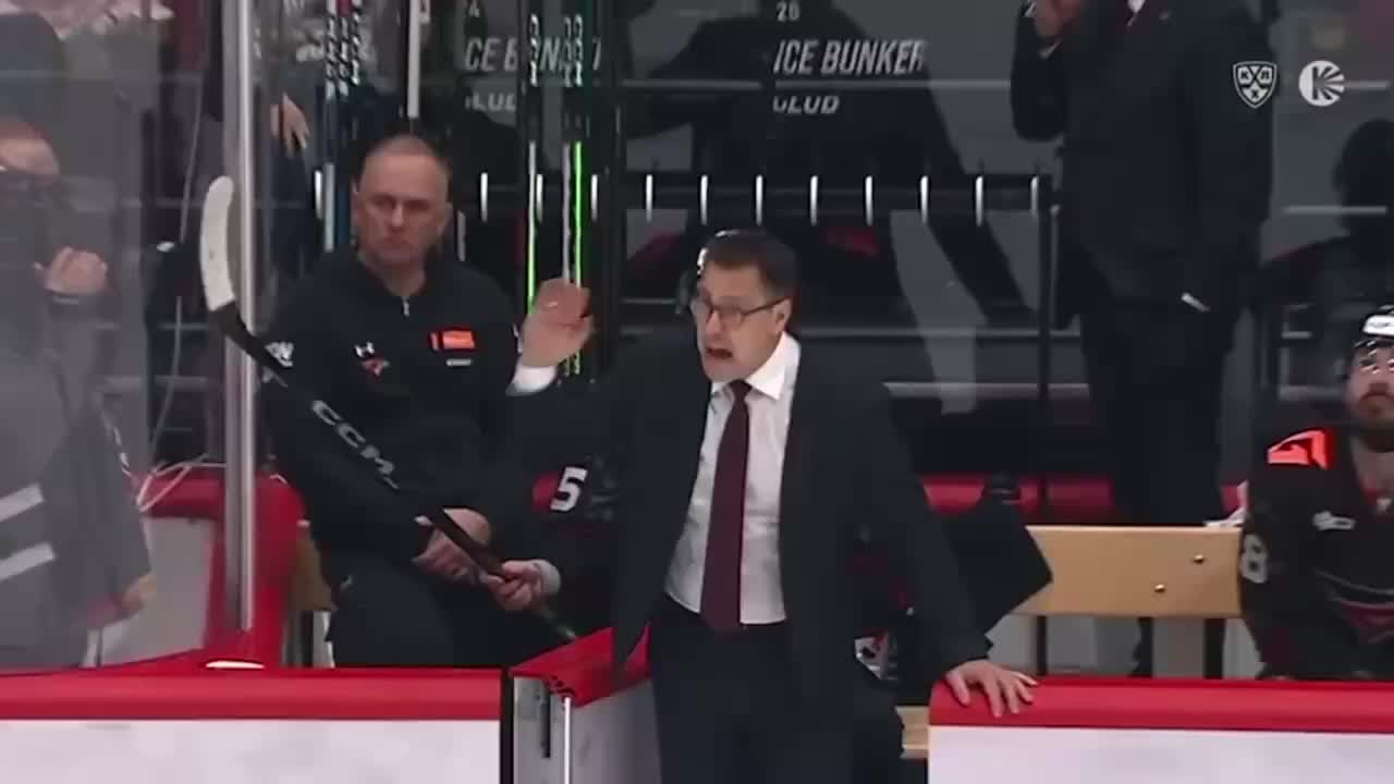 Тренер Авангарда Ги Буше получил штраф в матче с Нефтехимиком