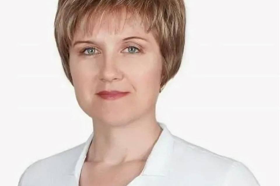 Новым главврачом Михайловской ЦРБ под Волгоградом назначена Татьяна Борощук О кадровых изменениях сообщили в облздраве По рекомендации экспертного совета по вопросам кадровой политики при комитете здравоохранения Волгоградской области главным врачом Михайловской районной больницы назначена Татьяна Борощук Журналисты Городских вестей узнали что Татьяна Борощук имеет профильное медицинское образование она окончила Волгоградскую медицинскую академию по направлению Лечебное дело прошла курсы профессиональной переподготовки по направлениям Лечебная физкультура и спортивная медицина и Организация здравоохранения и общественного здоровья а также первичную специализацию по онкологии Свою профессиональную деятельность Татьяна Борощук начинала в Михайловском районе а с 2023 года и до последнего времени работала в Фроловской центральной районной больнице