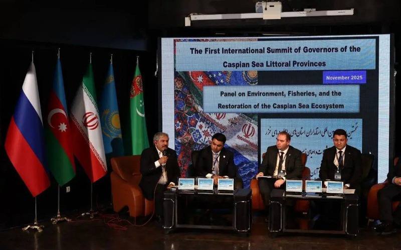 Обновление очистных сооружений в Астраханской области снизит нагрузку на Каспий На Первом Международном форуме губернаторов Прикаспийских регионов заместитель председателя правительства Астраханской области Илья Волынский заявил что модернизация очистных сооружений станет ключевой мерой по снижению антропогенной нагрузки на Каспий Регион уже активно работает над сохранением экосистемы очищено 190 км водоёмов восстановлено 800 га лесов построено 8 гидротехнических сооружений Усилен контроль в сфере рыболовства увеличено искусственное разведение осетровых введены новые природоохранные ограничения К 2030 году область планирует расширить экологические меры и завершить модернизацию очистных сооружений что позволит существенно улучшить состояние Каспия