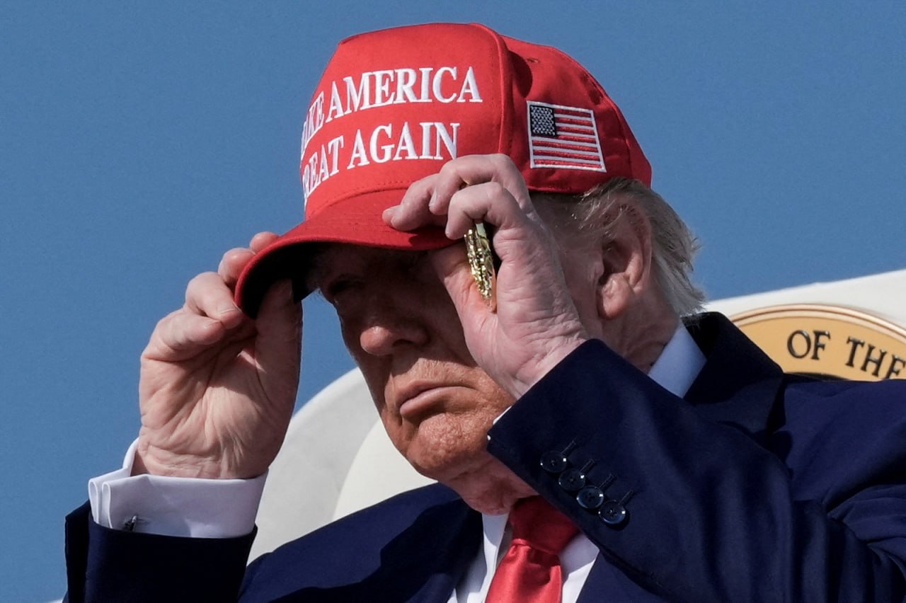 Фордо больше не существует – Трамп Президент США назвал это «историческим моментом» для Америки, Израиля и всего мира, а также заявил, что Иран теперь должен согласиться на завершение войны. Информация по теме: США ударили по Ирану Что такое Фордо, и почему Израиль и США могут нанести по нему удар? Почему Израиль не может уничтожить объект Фордо в Иране в одиночку? Будьте в курсе последних новостей с «TRT на русском»