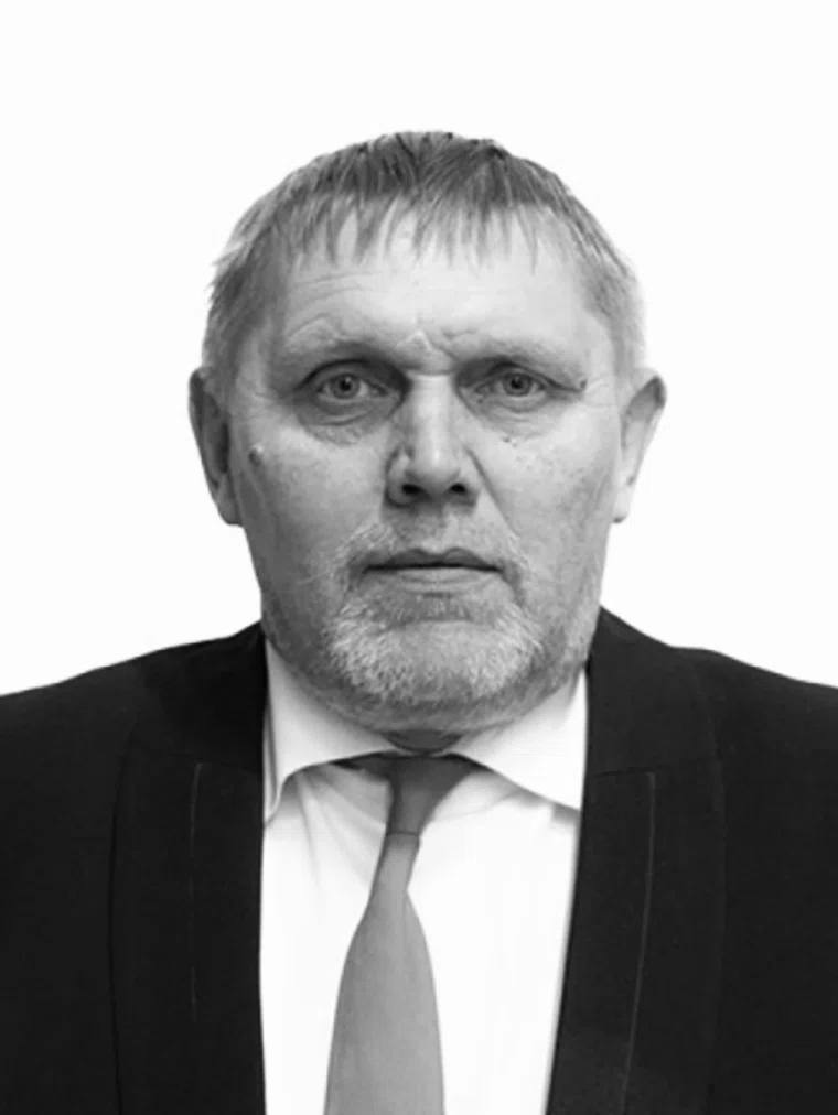 В Тюмени умер известный хоккейный судья Александр Воробьев Причиной смерти стала болезнь Александр Воробьев родился в 1967 году Он имел Всероссийскую судейскую категорию и работал в Высшей хоккейной лиге Кроме того почти 10 лет Воробьев был диктором на матчах ХК Рубин Подписаться Забустить