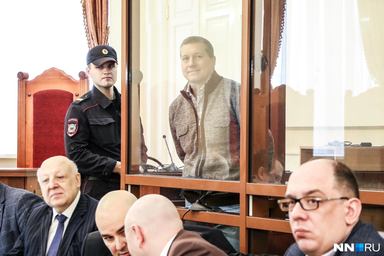 С Олега Сорокина и Элады Нагорной взыщут 1 4 млрд рублей Законность получения этих денег не подтвердили Как сообщили в прокуратуре экс мэр Нижнего оказывал покровительство компании Старт Строй за счет своего служебного положения Его тогда еще супруге Эладе Нагорной в компании принадлежало 60 уставного капитала Как уточняют в ведомстве организацию задействовали чтобы преобразовать незаконно полученные средства в активы и выдать их под чистую прибыль Кроме того с 2016 по 2022 году компания выплачивала Нагорной дивиденды Действиями заинтересовалась прокуратура которая выступила с иском в суд С Сорокина и Нагорной потребовали взыскать 1 4 млрд рублей Деньги обратят в доход государства Читать новости без интернета в МАХ