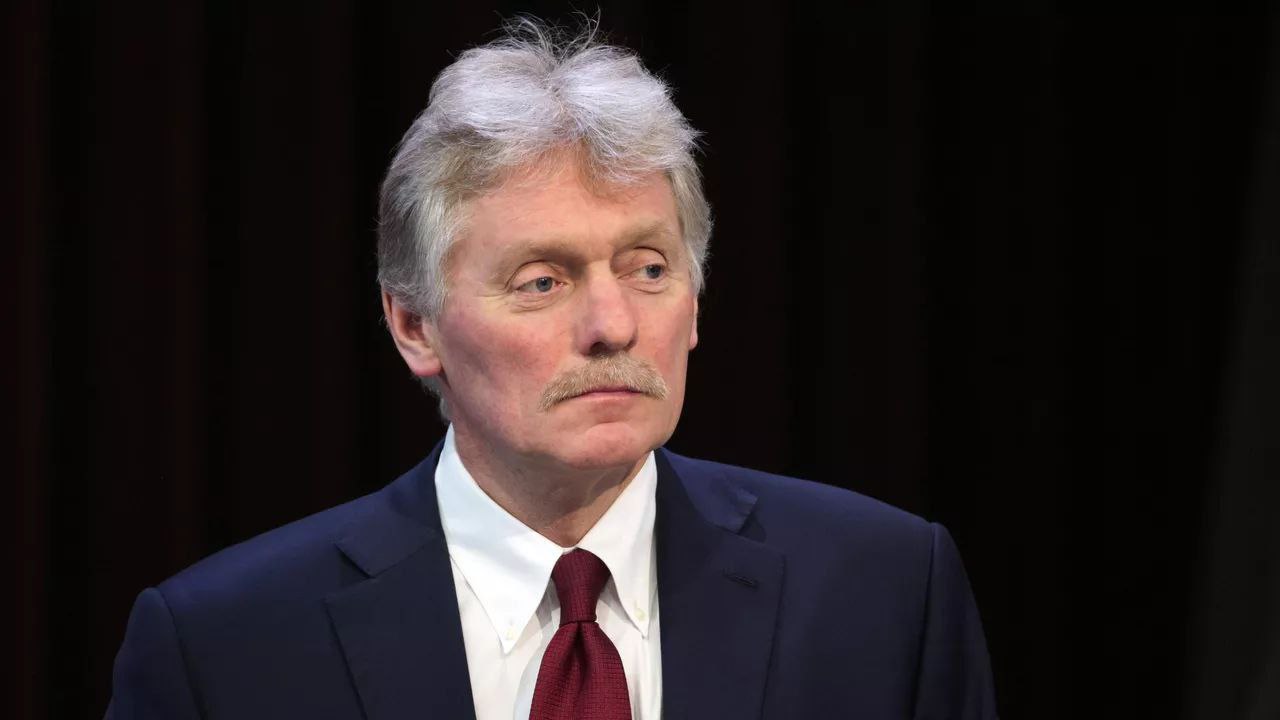 Заявление президента США Дональда Трампа о «вчерашнем» разговоре с российским лидером Владимиром Путиным — образное, заявил пресс-секретарь президента России Дмитрий Песков. «Это он образно говорил: сейчас так жизнь насыщенна событиями, что ретроспектива в несколько дней — это вчера», – заявил Песков.