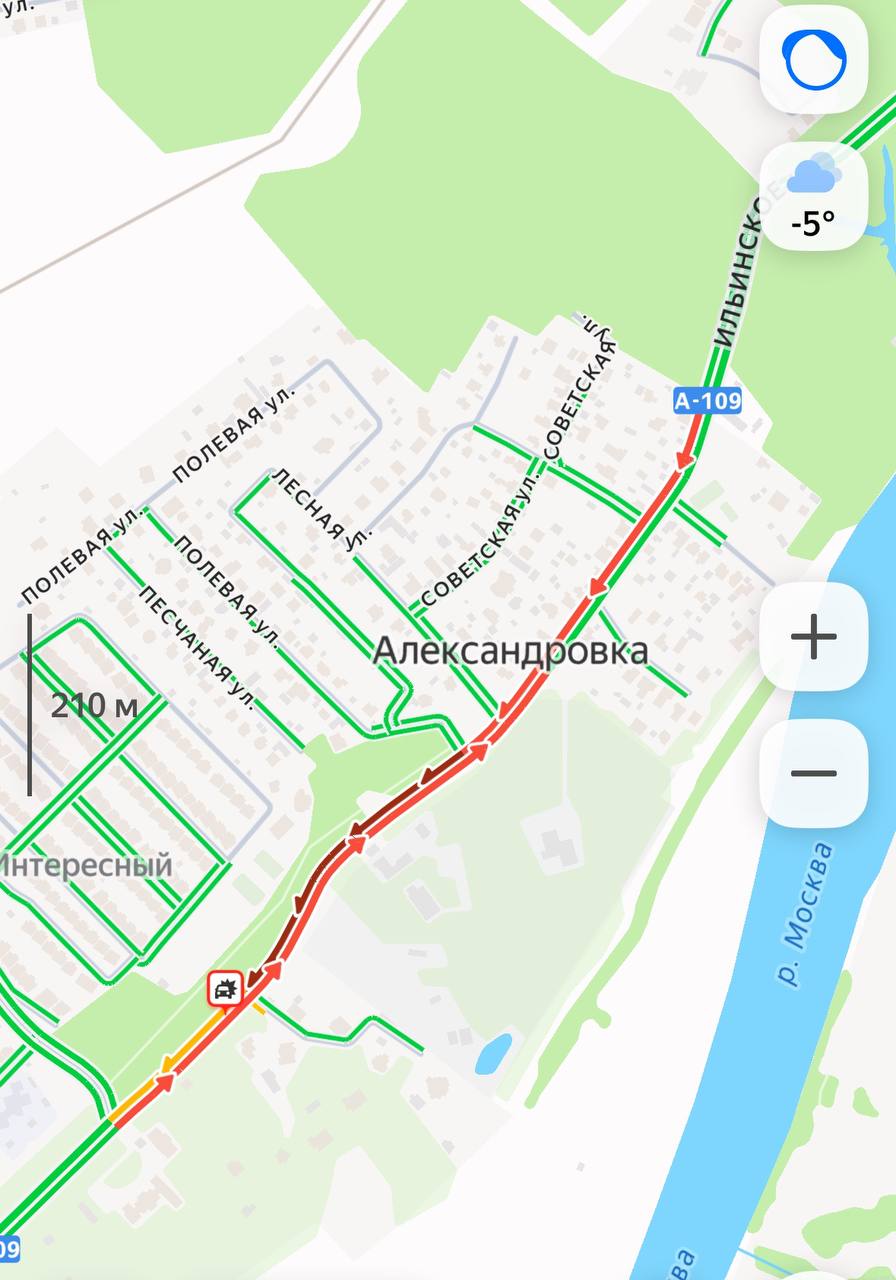 Серьёзное ДТП на Ильинском шоссе между Александровкой и Петрово Дальним Очевидцы с места аварии Автобус уходил от столкновения с легковушкой и свернул на обочину въехав в дерево Сильно разбита легковая его видимо занесло там дети Проехали пожарная и скорая В месте аварии затруднено движение Анастасия Подписаться на канал Telegram MAX