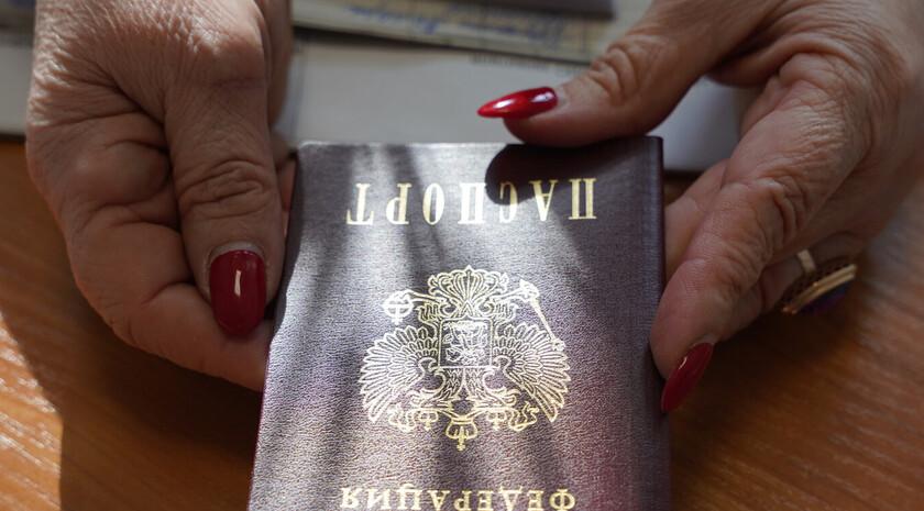 Более 100 тыс. жителей ЛНР получают ежемесячную денежную выплату — Соцфонд Более 100 тыс. жителей ЛНР получают ежемесячную денежную выплату ЕДВ , только с начала текущего года ЕДВ было назначено более 4,7 тыс. федеральных льготников региона. Об этом ЛИЦ сообщили в отделении Социального фонда России по ЛНР. «Получателями ежемесячной денежной выплаты в этом году стали еще 4 756 федеральных льготников региона. Всего отделение Социального фонда России по ЛНР предоставляет эту меру поддержки 100 506 жителям Республики», — проинформировали в учреждении. Там отметили, что размер ЕДВ индексируется ежегодно с 1 февраля. Выплату предоставляют: ветеранам боевых действий, участникам Великой Отечественной войны, инвалидам, включая детей-инвалидов, бывшим несовершеннолетним узникам фашизма, лицам, подвергшимся воздействию радиации вследствие радиационных аварий и ядерных испытаний. Подробная информация в ВК.