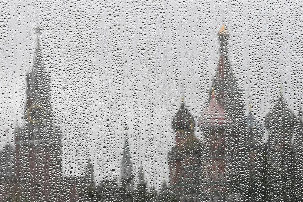 Уже завтра в Москву придёт осень с ливнями, аномальным холодом и штормовым ветром Интенсивные дожди с грозами зарядят уже сегодня во второй половине дня. За предстоящую неделю в Москве прольётся до 42 мм осадков — половина месячного объёма. В Подмосковье — до 60 мм осадков. Больше всего будет лить в ближайшие три дня Москва детям