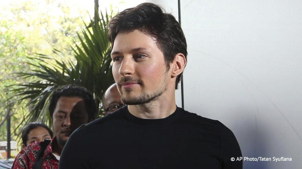 Дуров раскритиковал Макрона за его политику и рассказал, что проигнорировал сообщение, которое тот ему написал после скандала с выборами в Румынии. "Долгое время он мог отправлять мне сообщения в Telegram на самые разные темы. Последний раз это было в день моего заявления о румынских выборах. Он отправил мне сообщение. Я ему не ответил", — сказал Дуров в интервью журналу Le Point. #Россия #Z #Зеленский #украина #победаzaнами #BarguZin24 БаргуZин Vk YouTube TikTok X