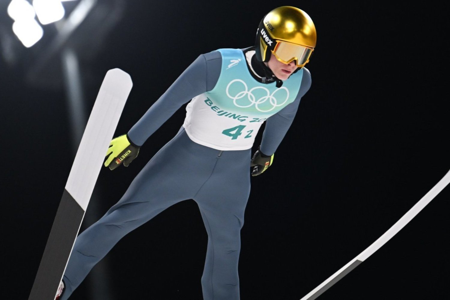 Татарстанский прыгун с трамплина Данил Садреев получил нейтральный статус от FIS 22 летний спортсмен является серебряным призером зимних олимпийских игр 2022 года в соревнованиях среди смешанных команд rv shorts