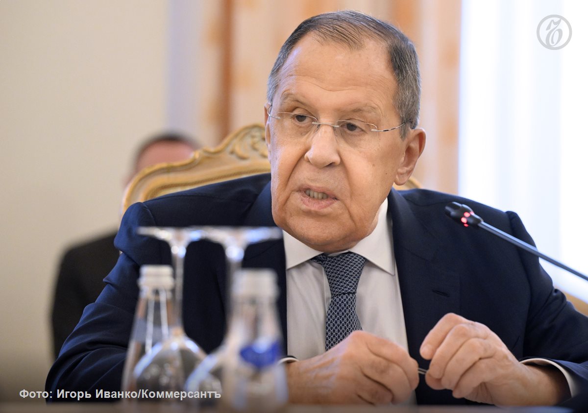 Аляскинский процесс не завершен сообщил в интервью Ъ министр иностранных дел РФ Сергей Лавров По его словам российская сторона ждет реакции Вашингтона на ответ Владимира Путина по концепции украинского урегулирования переданной ранее в Москву спецпосланником президента США Стивом Уиткоффом В ответ на предложение которое нам передали внесли свою позицию заключающуюся в том что мы принимаем это предложение по сути и предлагаем конкретный путь его реализации Теперь ожидаем реакцию на наш ответ на их предложение подчеркнул министр Подробнее в интервью Сергея Лаврова на сайте Ъ Ъузнал