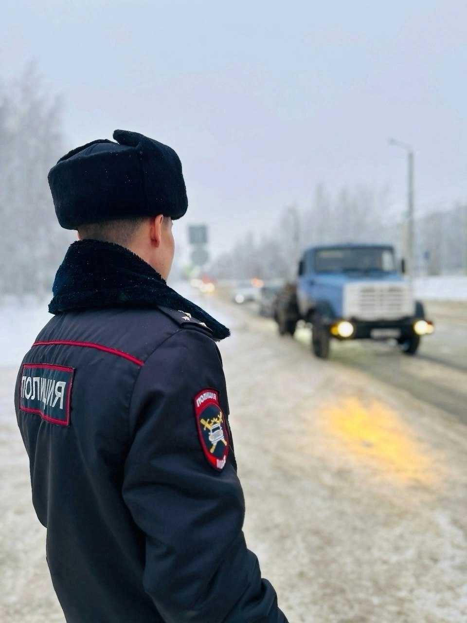 Внимание, водители ХМАО! 12 марта Госавтоинспекция проведет массовую проверку на дорогах! Инспекторы будут проверять безопасность перевозки детей.  Проверки пройдут на трассах и в городах, около школ и детских садов.