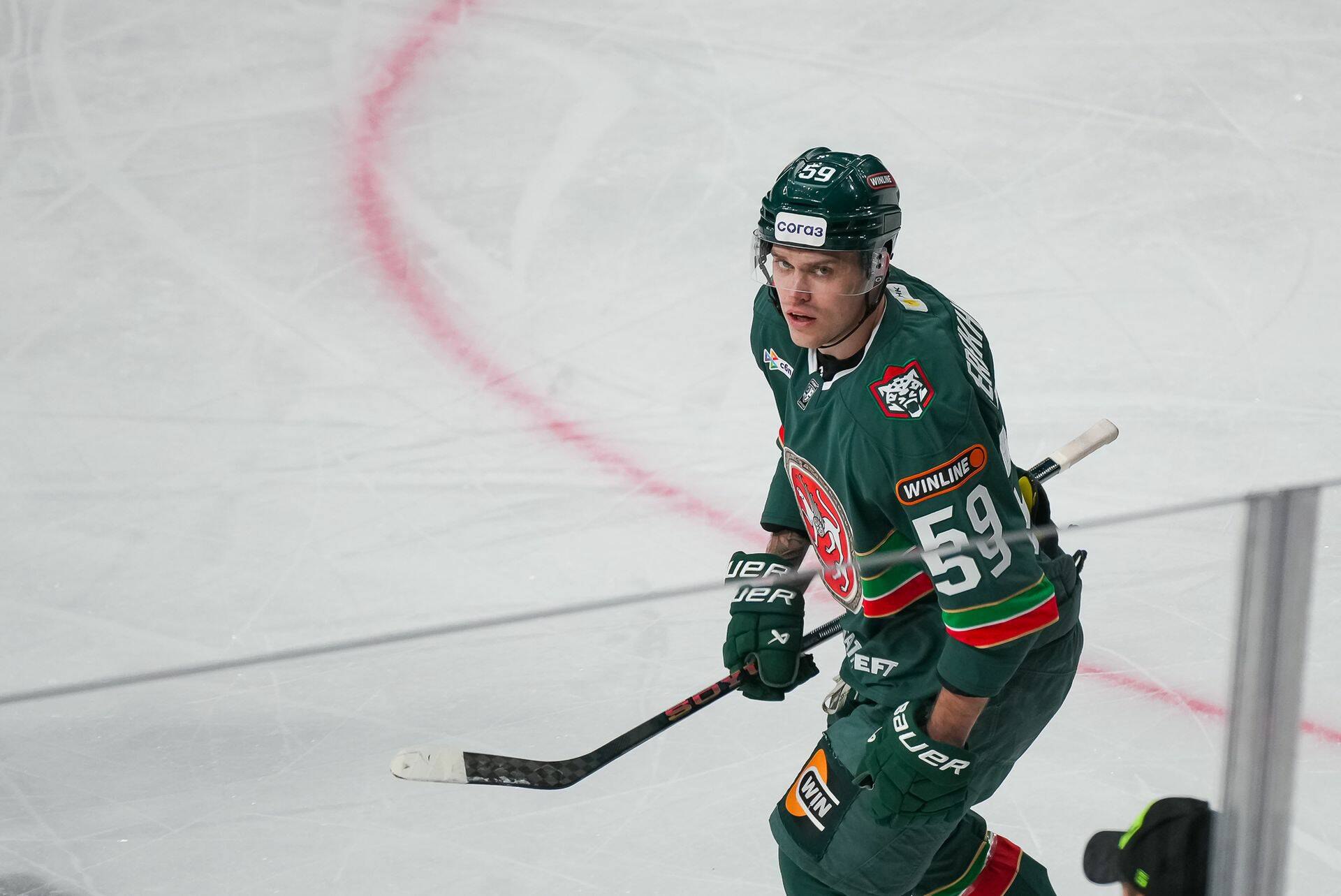 Молодежь пользуется шансами почему Ак Барс с Тереховым и Арефьевым разгромил Салават Ак Барс вышел победителем в очередном Зеленом дерби сезона КХЛ 2025 26 Казанцы переиграли своего соперника с крупным счетом 6 3 О шансах Семена Терехова прописаться в основном составе команды Анвара Гатиятулина и дальнейшей судьбе многострадального вратаря Михаила Бердина и деталях вчерашнего матча в материале ТИ Спорта Читать полностью