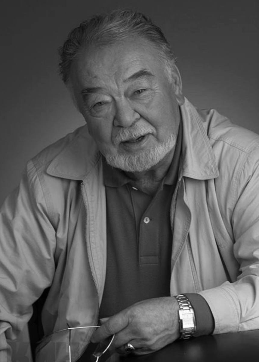 На 89 м году жизни скончался известный казахстанский актёр корифей казахстанской творческой общественности народный артист Казахстана Асанали Ашимов Редакция HolaNews приносит искренние соболезнования родным и близким легендарного актера