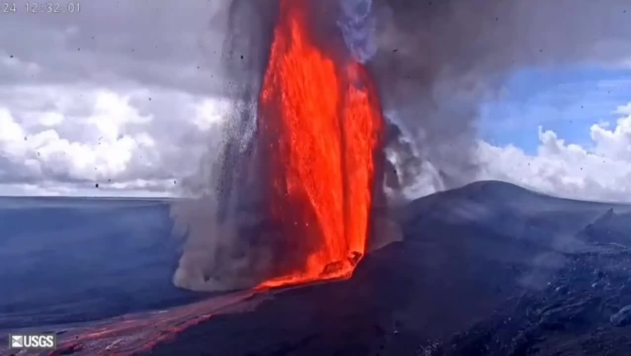 Вулкан Килауэа на Гавайях изверг фонтаны лавы высотой до 480 метров