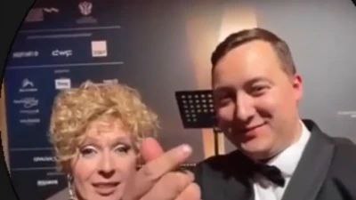 Телеведущая Яна Чурикова поздравила курорт Хибин со званием лучшего в России по Северо Западу обещала приехать Кировский Большой Вудъявр завоевал звание лучшего горнолыжного курорта в Северо Западном округе Руководителя Бигвуда наградили Национальной премией Горы России в Москве звездная телеведущая федеральных телеканалов Яна Чурикова поздравила кировчан с победой Об этом сообщил в своем телеграм канале апатитский депутат Антон Рассказов Кировск и команда Вудъявра вы лучшие ребята Желаю хорошего сезона Надеюсь получится приехать Очень люблю ваш снег сказала Яна Чурикова в коротком видеосообщении в телеграм