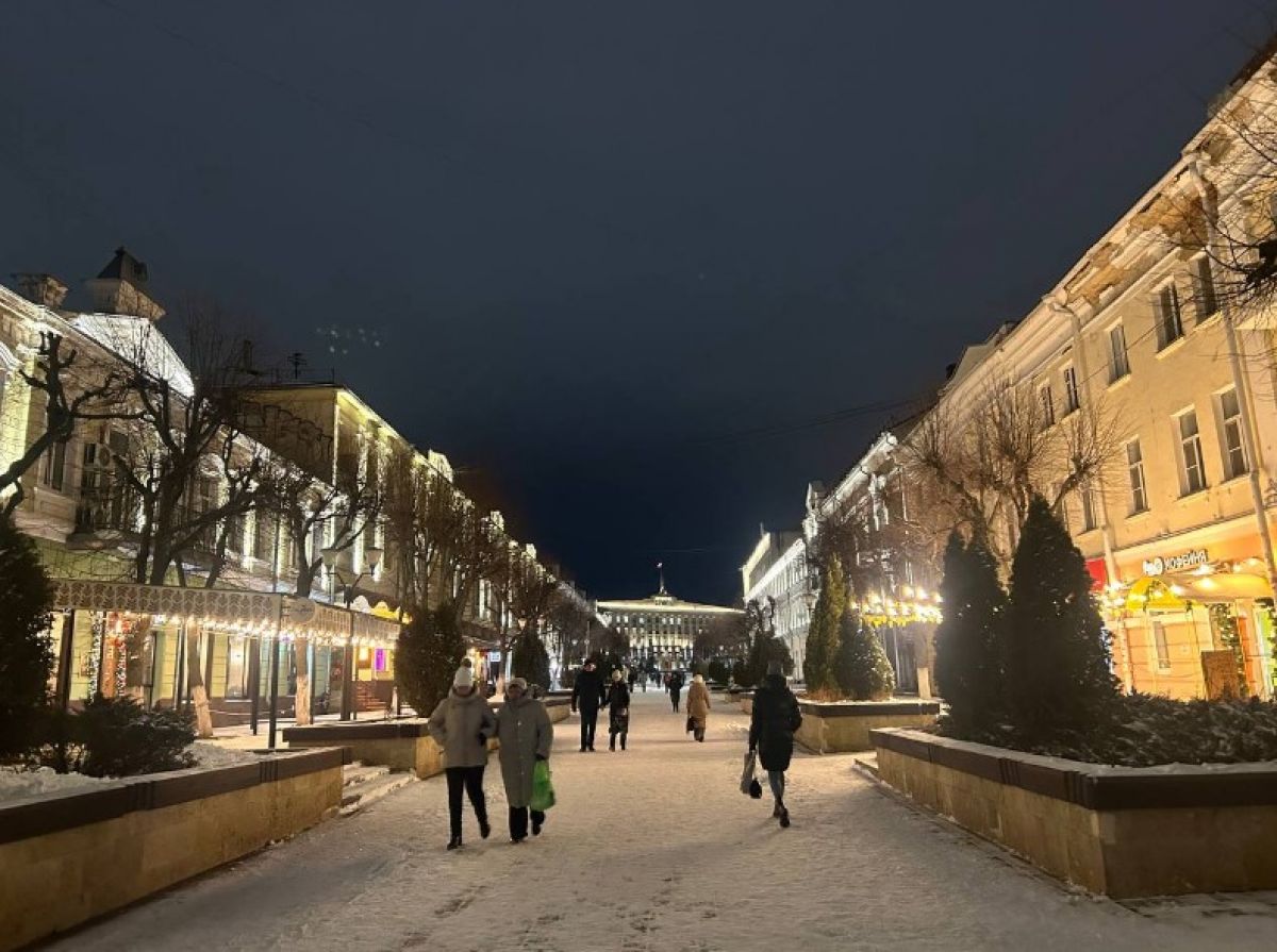 Новогодняя ярмарка откроется на площади Ленина через 10 дней newsorel ru fn 1760674 html С 5 декабря на площади Ленина в Орле начнет работу традиционная новогодняя ярмарка Об этом сообщили в пресс службе администрации города Прислать новость Подписаться