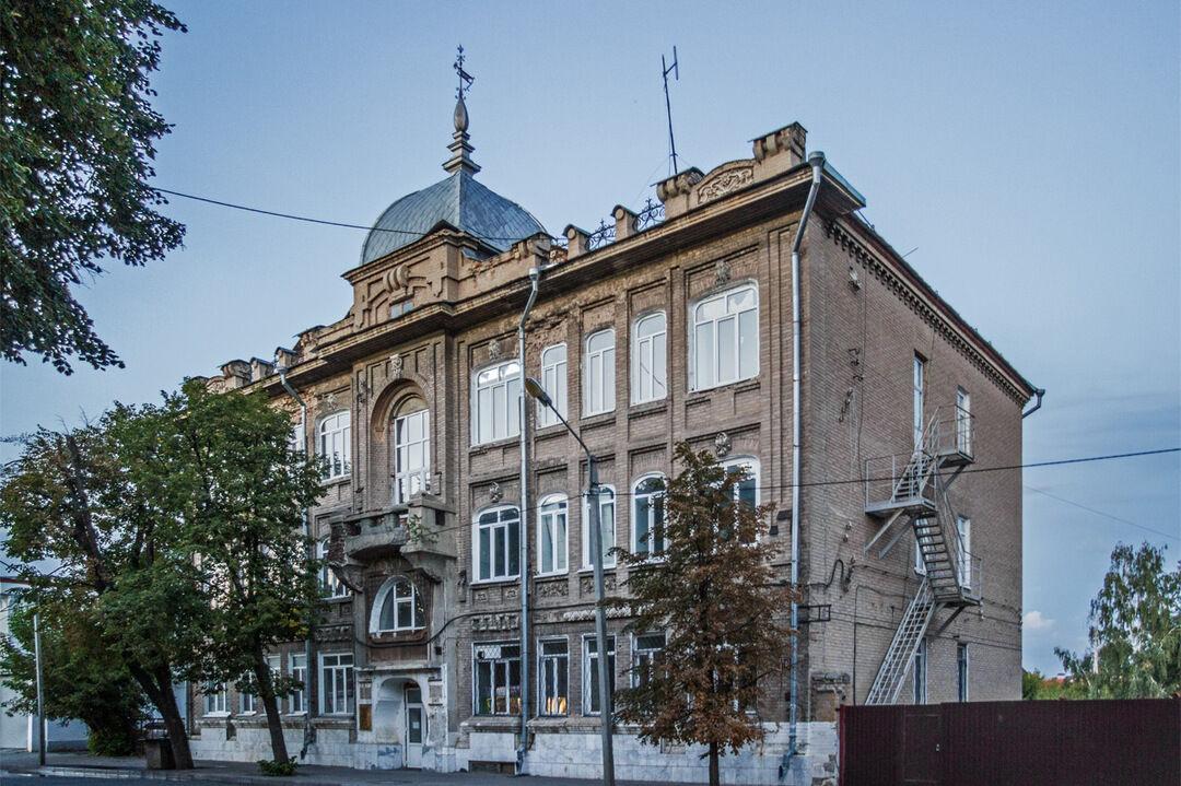 Гимназию Мануйловой на Япеева выставили на продажу за 270 миллионов рублей Отреставрированный объект культурного наследия предлагают использовать для открытия апарт отеля или гостиничного комплекса   inde io news gimnaziyu manujlovoj na yapeeva vystavili na prodazhu