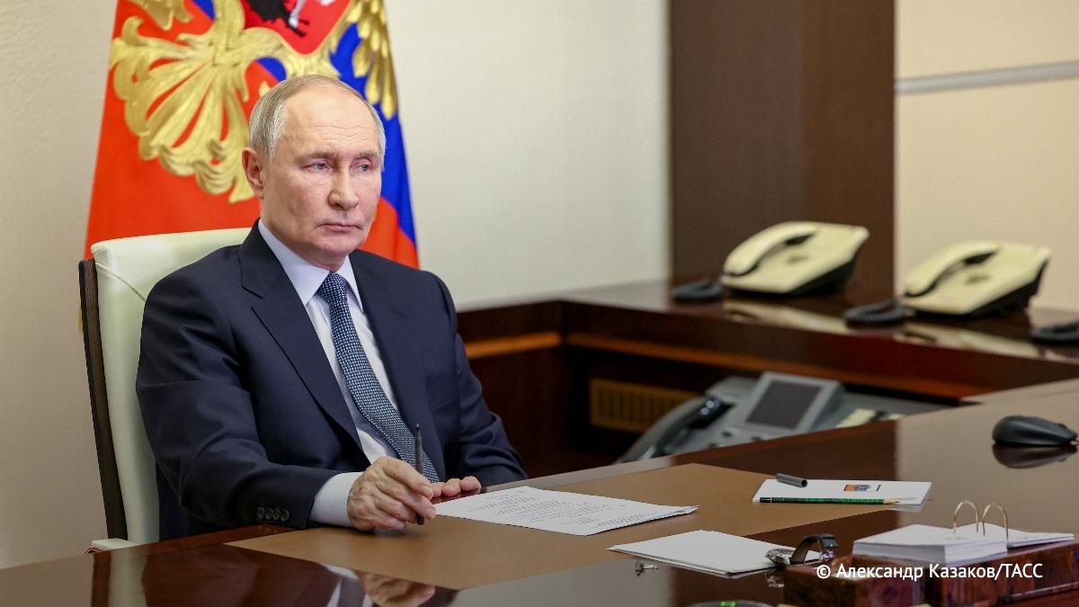 Путин провел первый телефонный разговор с новым Папой Римским Львом XIV, сообщил ТАСС Песков.