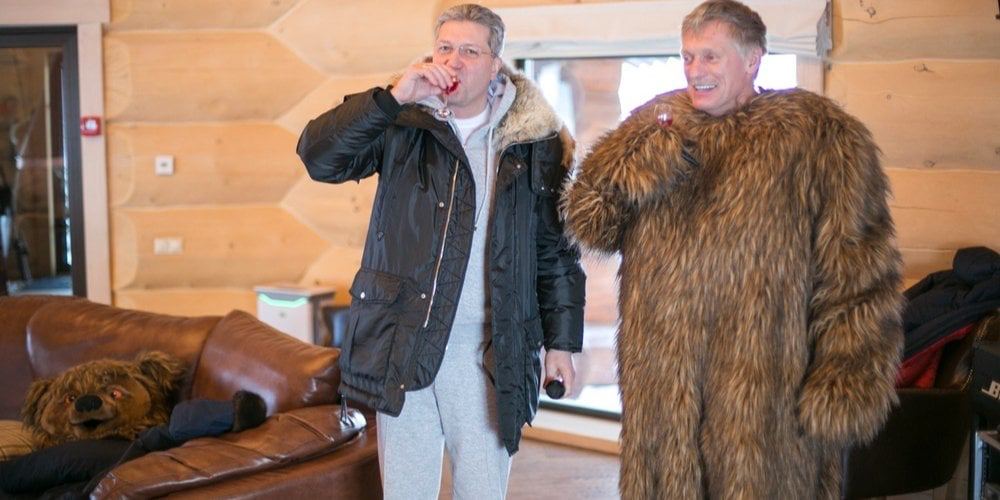 Бывшему заму Шойгу запросили 14,5 лет колонии за растрату. Замглавы Минобороны Тимура Иванова обвиняют во взяточничестве на 150 млн рублей. Иванова арестовали в апреле прошлого года. Если суд одобрит требование прокурора, это будет рекордный срок для высокопоставленного чиновника.