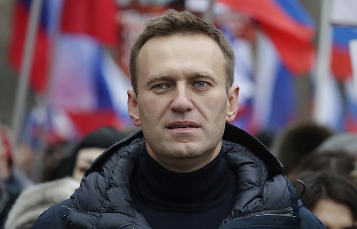 Юлия Навальная Алексея отравили в колонии Ещё в феврале 2024 года мы смогли получить и надежным способом переправить за границу образцы биологического материала Алексея заявила Навальная Лаборатории по крайней мере двух стран независимо друг от друга провели исследование этих образцов Лаборатории двух стран пришли к выводу что Алексей был убит а именно отравлен заявила вдова российского оппозиционера Юлия Навальная vesti az