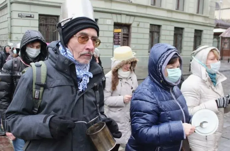 В Чернобыльской зоне более 5 лет незаконно выращивали пшеницу и кукурузу СМИ По данным Генпрокуратуры Украины около 200 гектаров земли были оформлены через несуществующий райсовет и переданы частной компании Куда поставлялась продукция пока неизвестно Max TG Связь Барахолка в Max В Tg