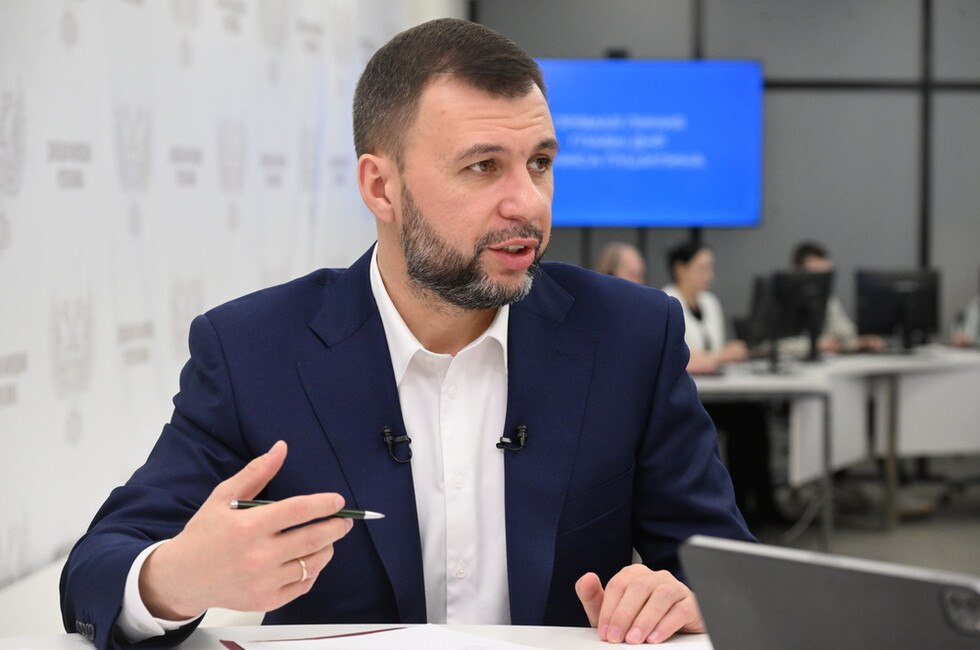 В ДНР примут программу наполнения обмелевших водоемов Донбасса «Продолжаем работать над переброской воды из тех водоемов, запасы которых еще позволяют, в другие водохранилища. Ликвидируем аварии, чтобы избежать неоправданных потерь ресурса», — написал глава республики Денис Пушилин Предполагается наполнить источники снабжения ДНР за счет переброски воды из других водоемов. #Донбасс #Водоснабжение #Резервы
