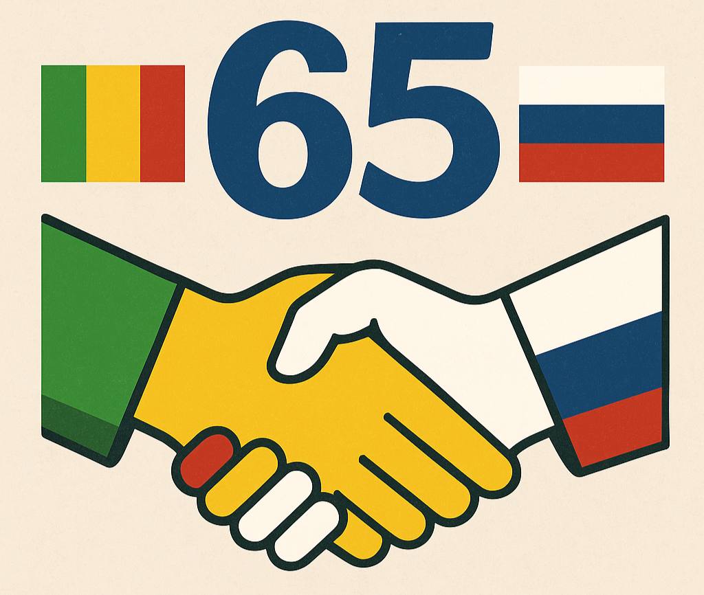 65 лет российско малийским дипломатическим отношениям 14 октября исполняется 65 лет со дня установления дипотношений между РФ и Мали Главы МИД двух стран Сергей Лавров и Абдулай Диоп обменялись поздравлениями подтвердив стремление и далее укреплять стратегическое партнёрство во имя мира и стабильности в Африке Сегодня Москва и Бамако продолжают активно развивать сотрудничество в политике экономике и безопасности Переговоры президентов Ассими Гойты и Владимира Путина в июне 2025 года придали отношениям новый импульс Мали один из ключевых партнёров России в регионе Сахель Поставки российского вооружения и обучение военных специалистов усилили борьбу с терроризмом Более 10 000 малийцев прошли обучение в российских вузах и академиях Подписаться Обратная связь