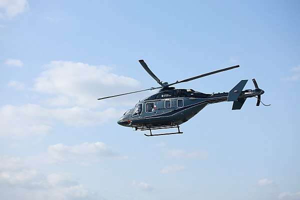 Ростех на счету импортозамещенного Ансата уже десять полетов На счету импортозамещенного Ансата уже десять полетов Об этом сообщает AVIA RU со ссылкой на данные госкорпорации Ростех Как напоминают в госкорпорации импортозамещенный вертолет Ансат М холдинга Вертолеты России оснащенный российскими двигателями ВК 650В производства Объединенной двигателестроительной корпорации впервые поднялся в воздух совсем недавно 2 сентября Все это время испытания машины не прекращаются На 1 декабря в рамках сертификации выполнено десять испытательных полетов импортозамещенного образца вертолета Ансат М завершены стендовые сертификационные испытания по девяти программам сообщил Алексей Гарипов заместитель генерального директора главный конструктор опытно конструкторского бюро Казанского вертолетного завода aviaru net n290726